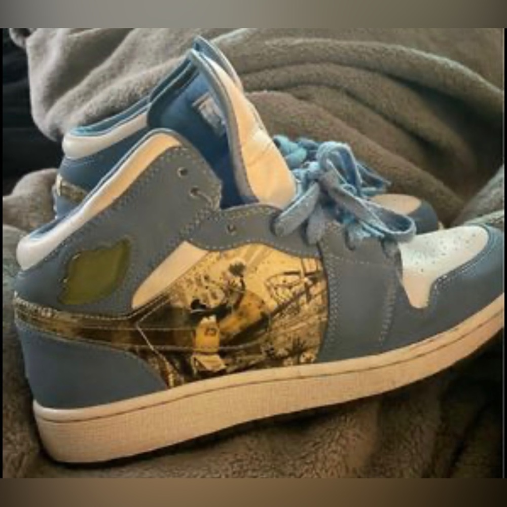 Jordan 1 Alpha Mid